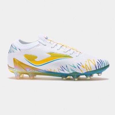 Striker 2402 White Soft Ground