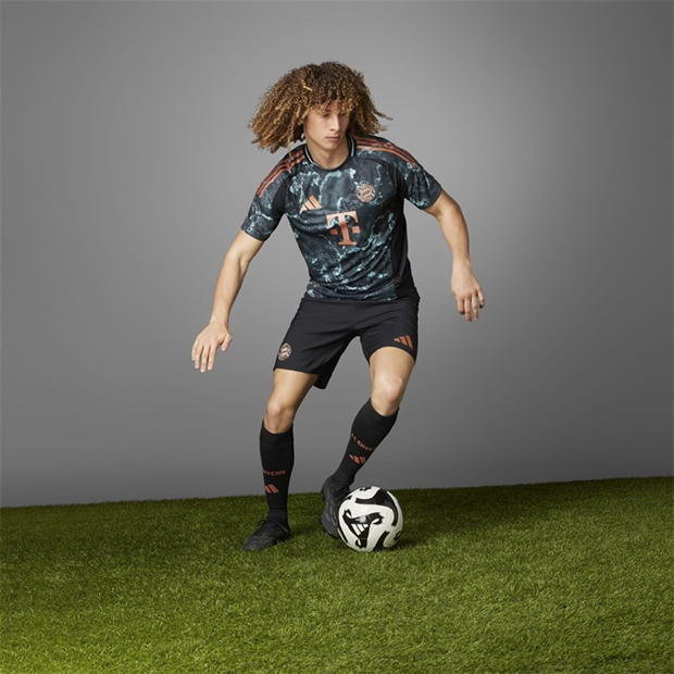 adidas Bayern A Jrsy Sn99