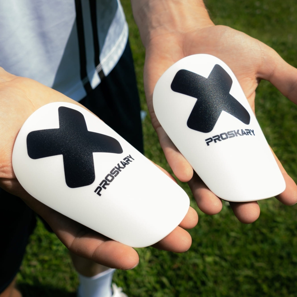 Proskary Venom Shin Pads white 12x8 cm