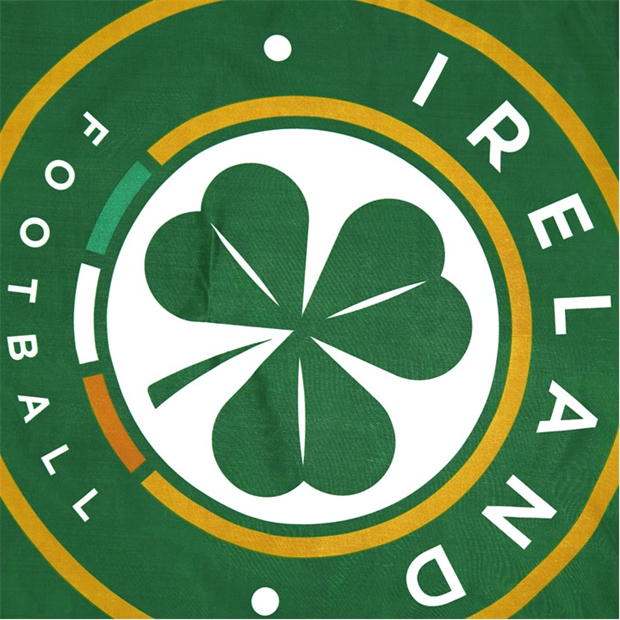 Castore Crest Flag 99