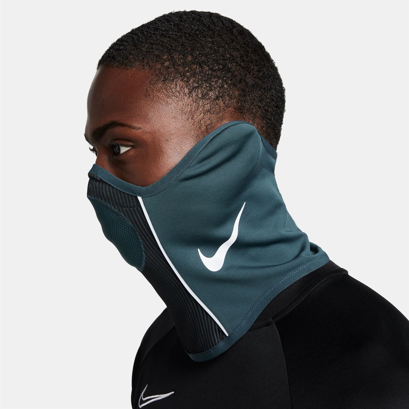 Nike Winter Warrior Mens Dri-FIT Global Football Snood