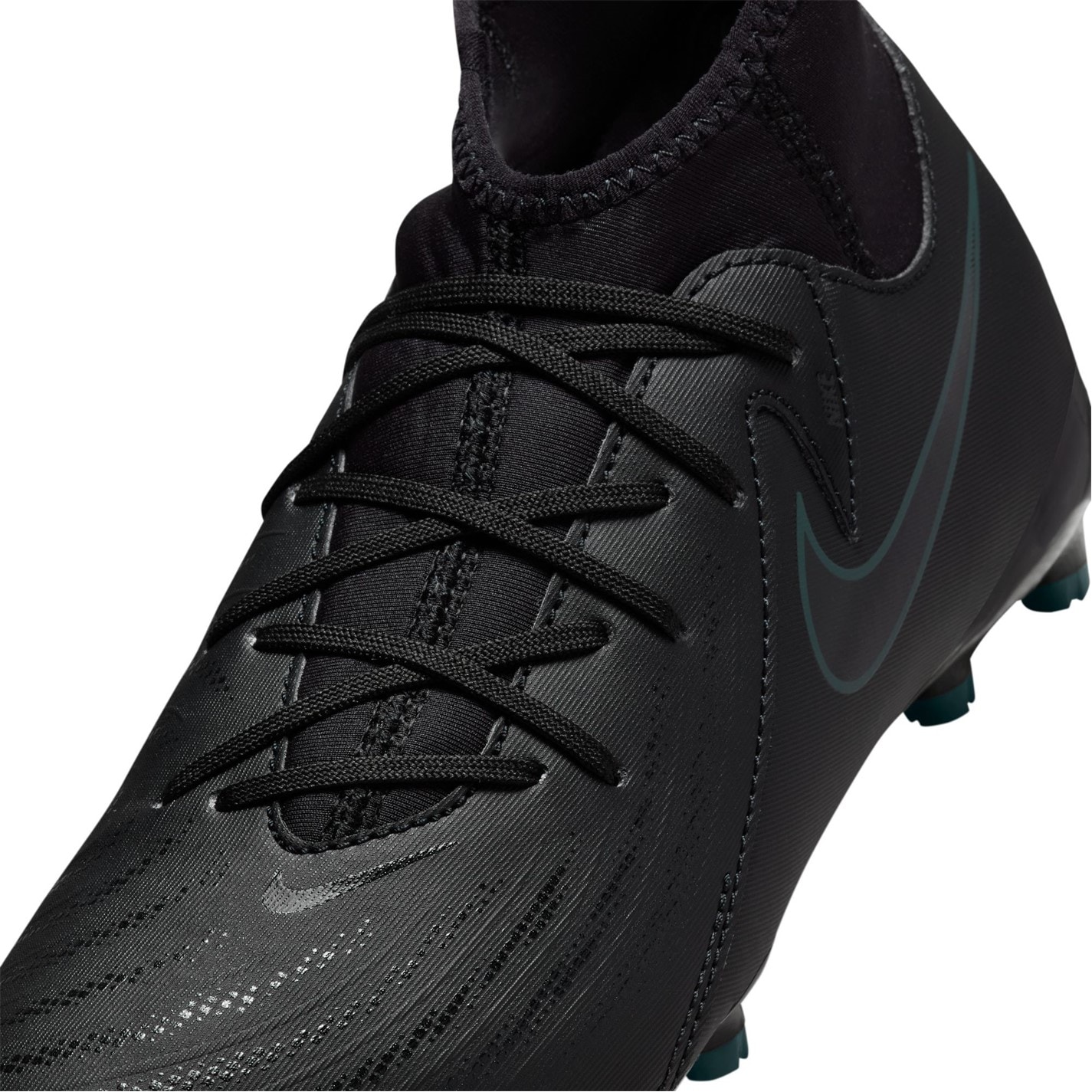 Nike Phantom Luna II Academy Firm Ground Football Boots Junior