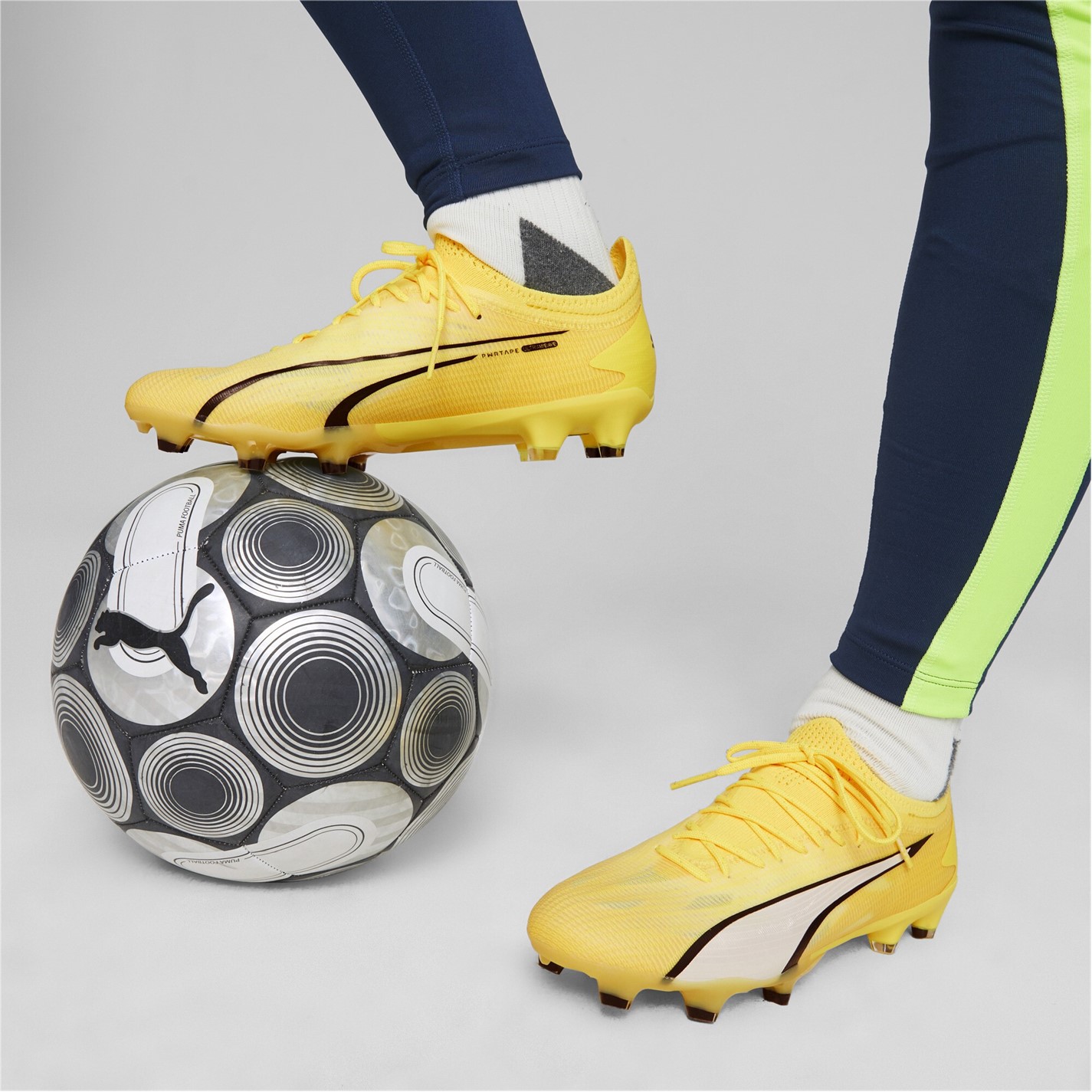 Puma Ultra Ultimates.1 Womens Firm Ground Football Boots