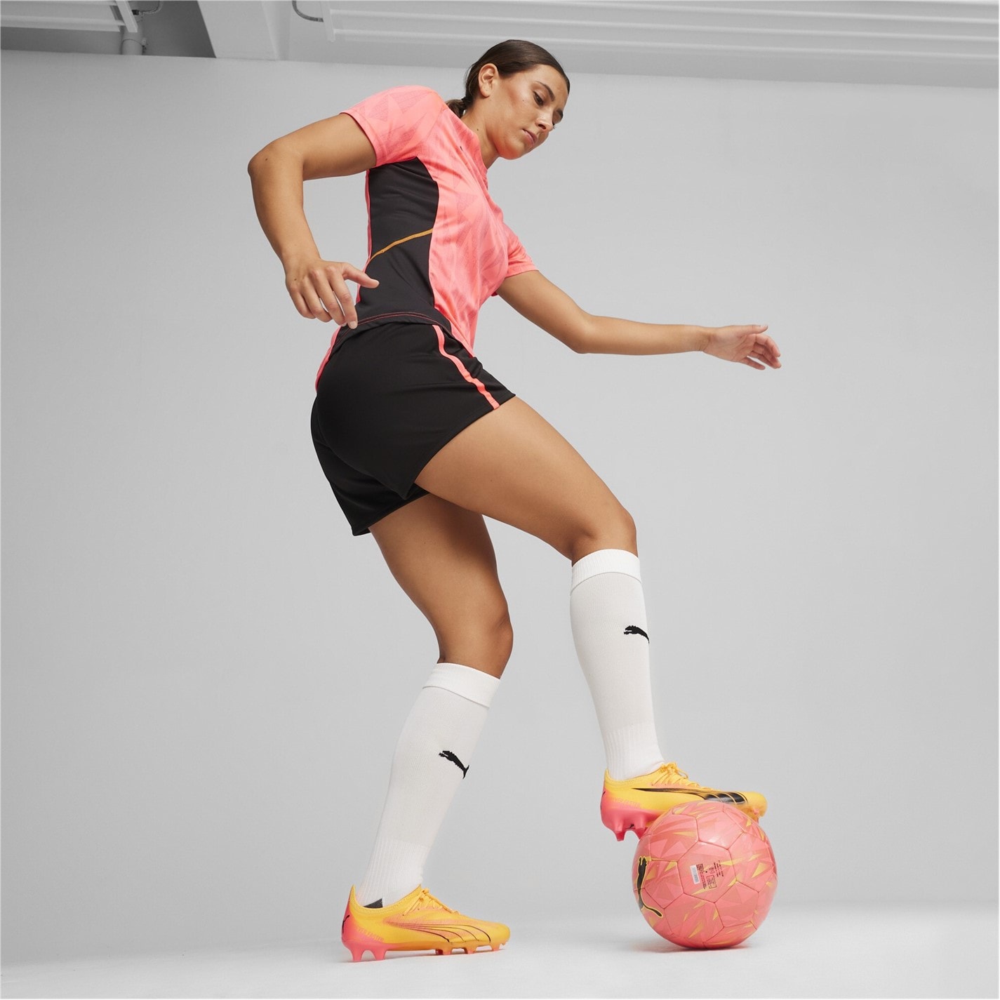 Puma Ultra Ultimates.1 Womens Firm Ground Football Boots