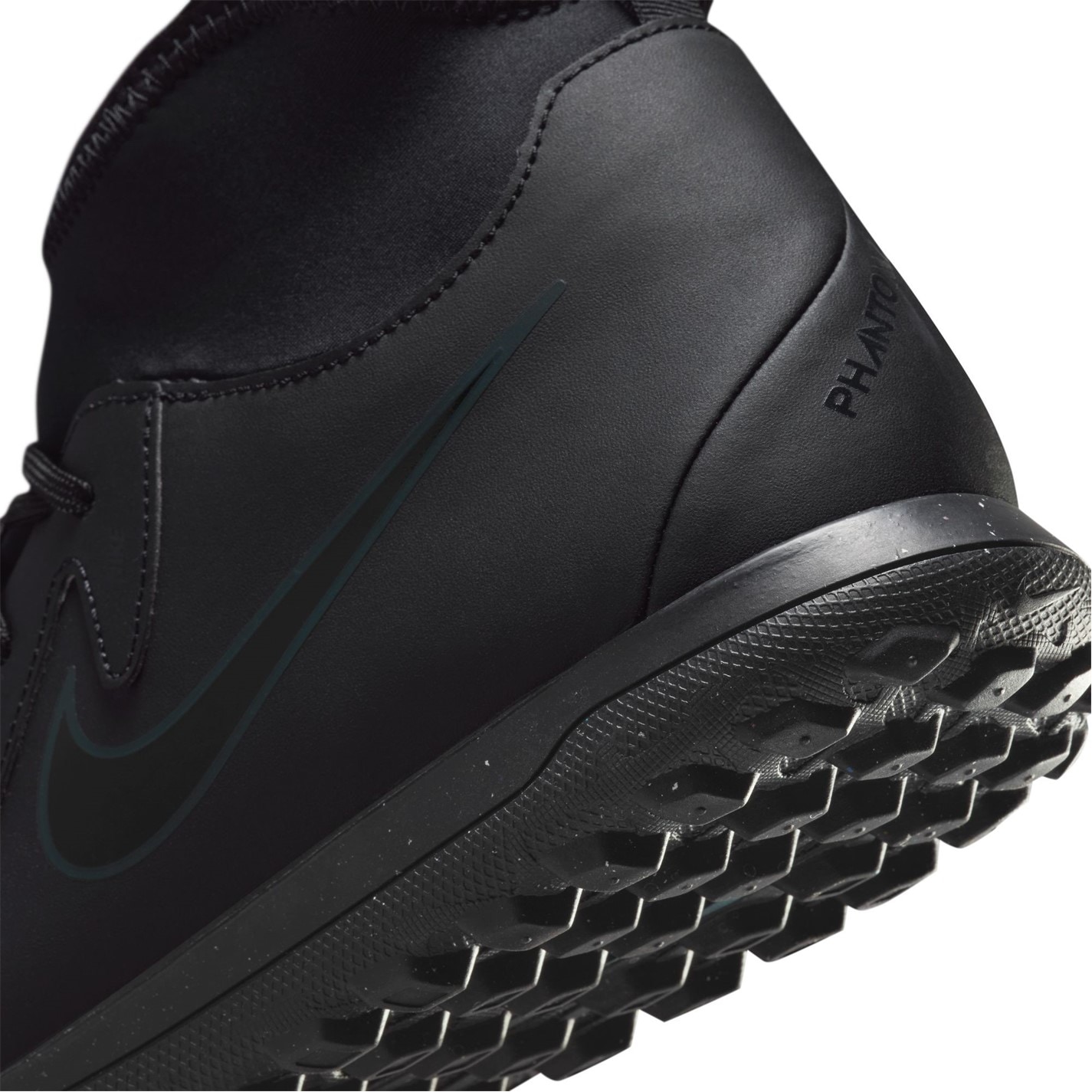 Nike Pantom Luna II Turf Football Boots