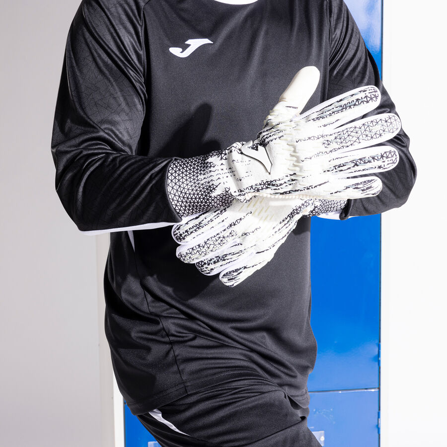 Area 25 Goalkeeper Gloves White Black