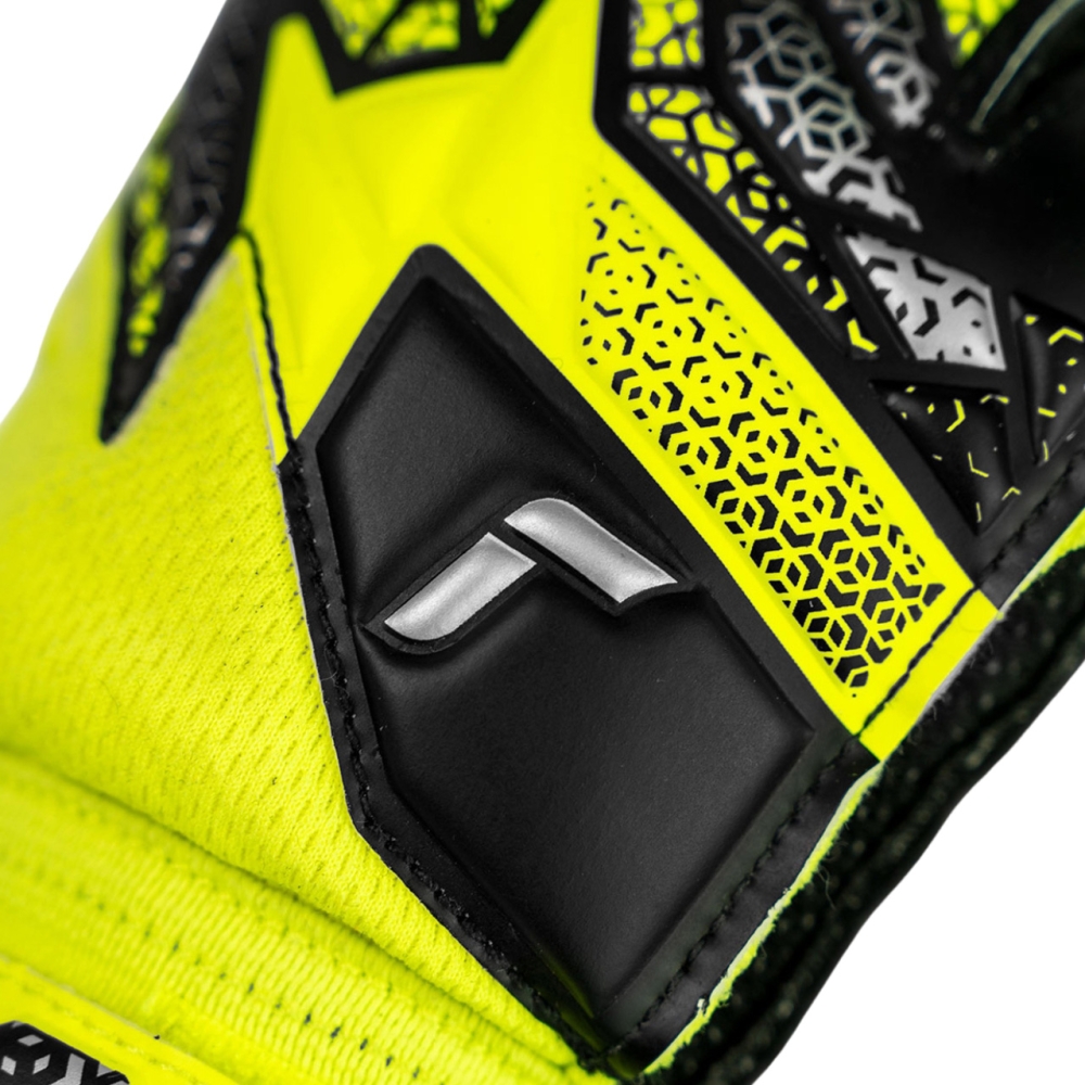 Reusch Attrakt Silver Junior goalkeeper gloves yellow-black 5572215 2025