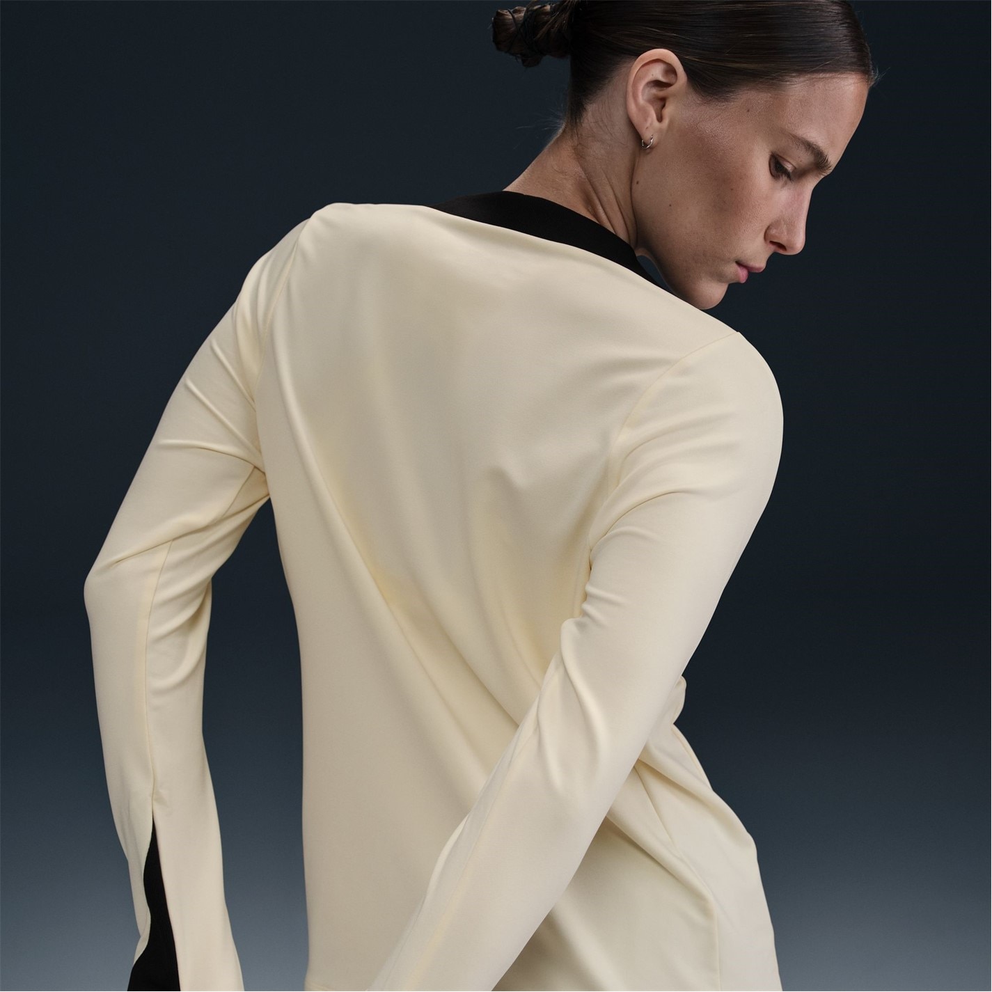Nike Liverpool Strike Crew Neck Top 2025 2026 Womens