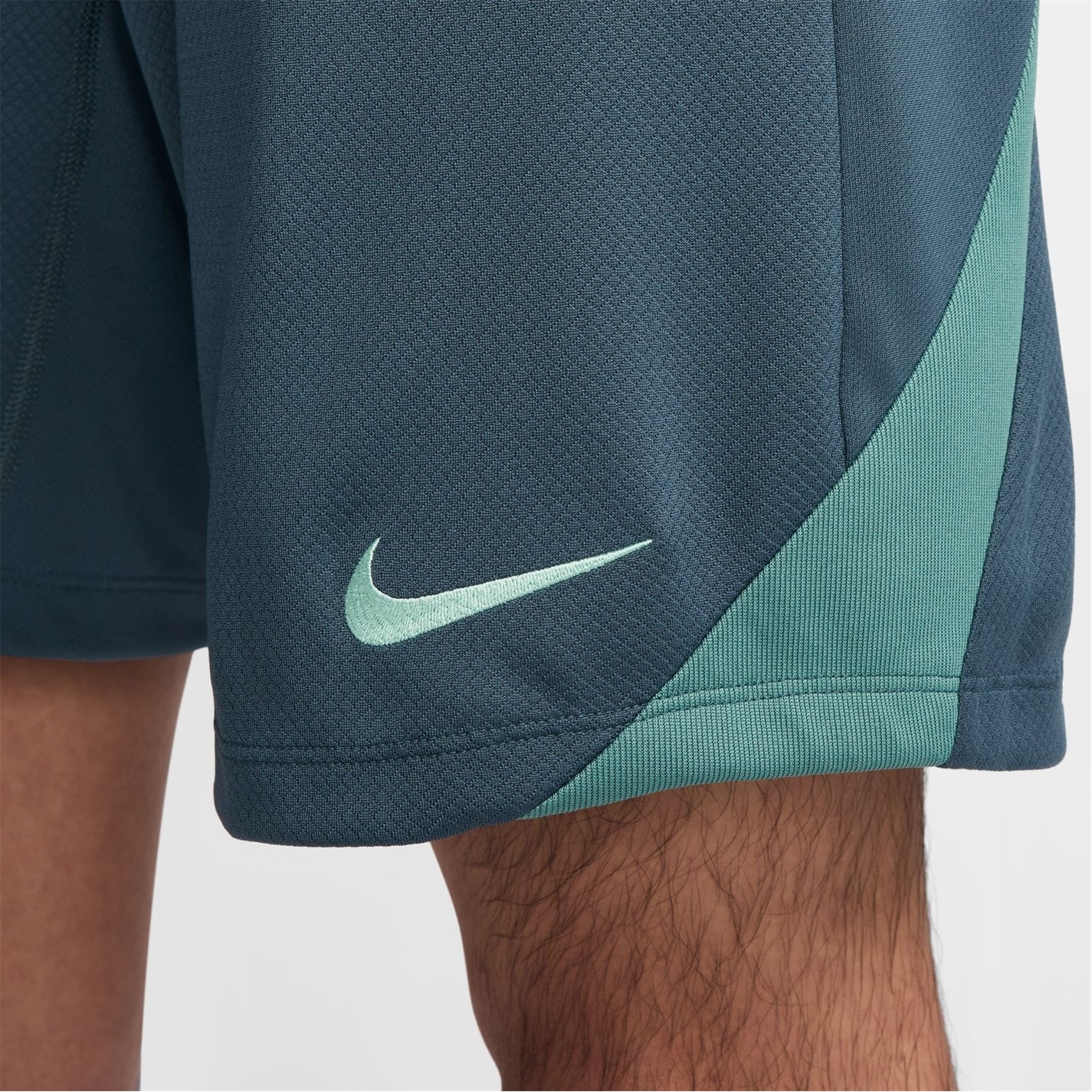 Nike Tottenham Hotspur Third Strike Shorts 2024 2025 Adults