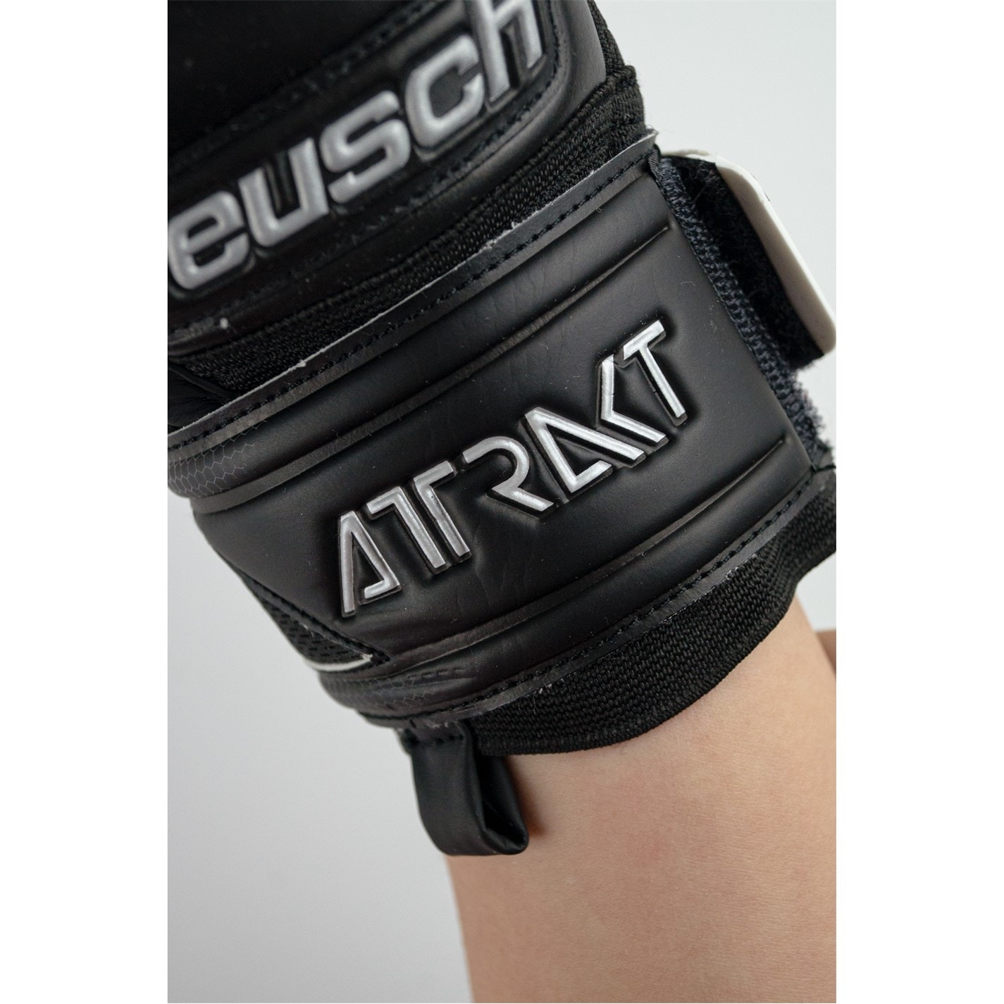 Reusch Attrakt Freege 99